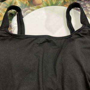 TYR SIZE 18 DURAFAST ELITE UPF50 WOMEN PERFORMANCE BRAND NEW SOL SCOOP NECK BLK